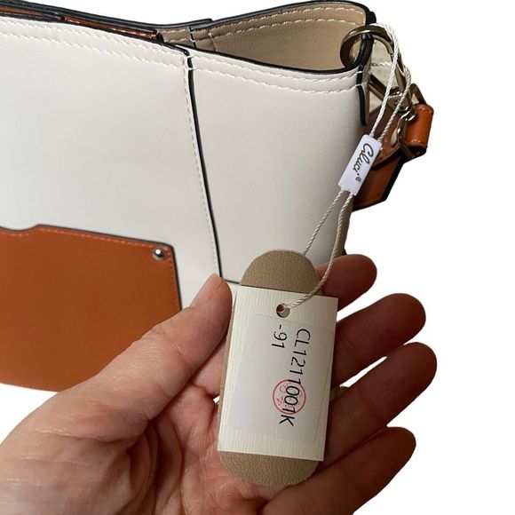 Elegant Two-Tone Shoulder Bag - Picture 11 of 13